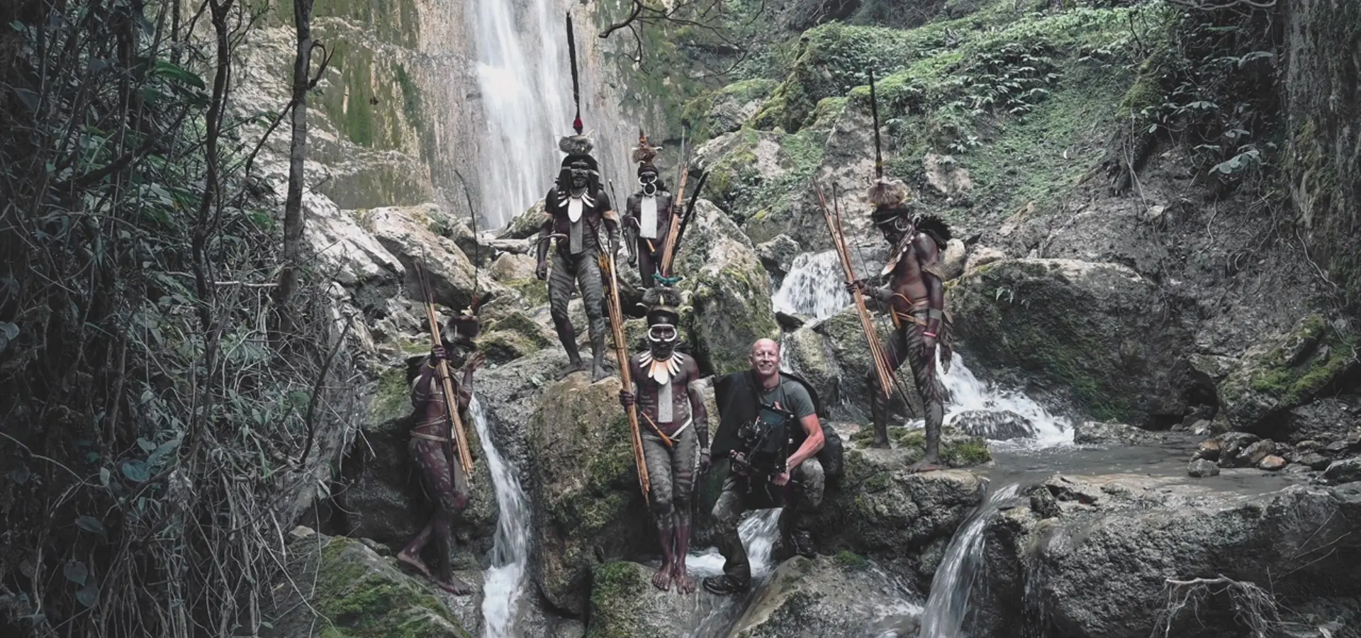 Avila Reizen Jimmy Nelson with Dani in Papua New Guinea 2019