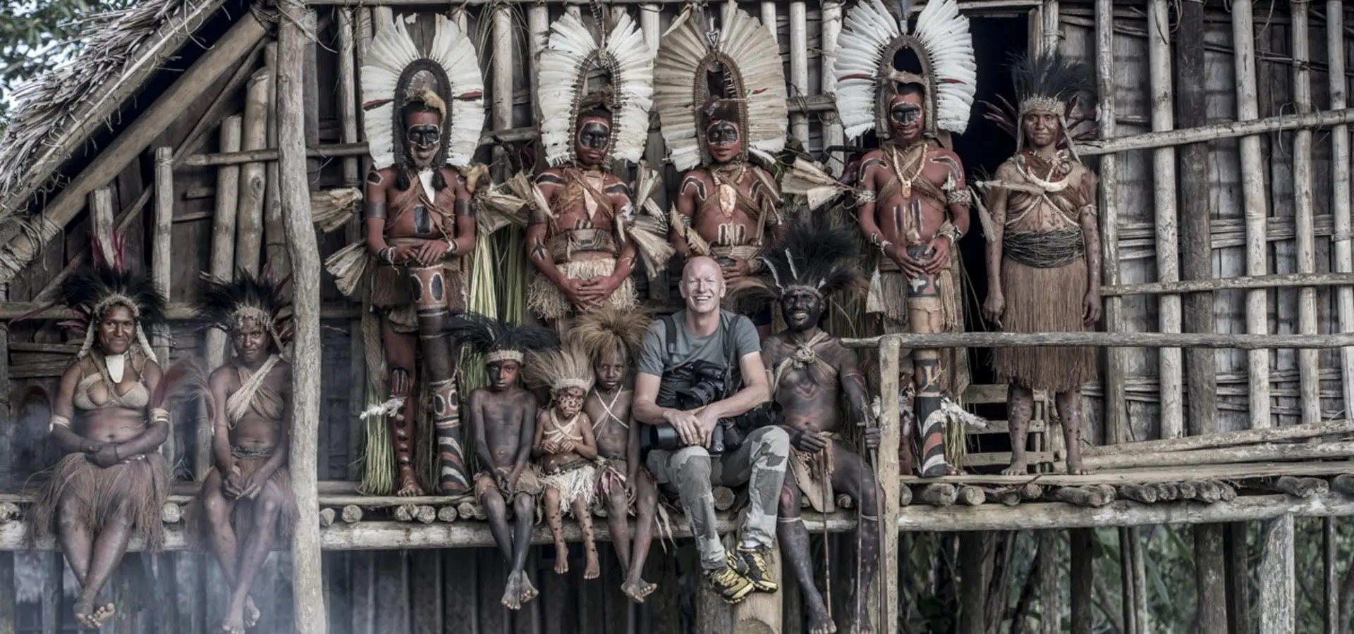 Avila Reizen Jimmy Nelson with the Kaluli Papua New Guinea 2017