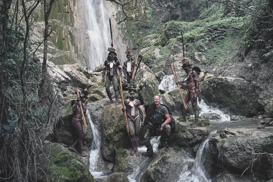 Avila Reizen Jimmy Nelson with Dani in Papua New Guinea 2019