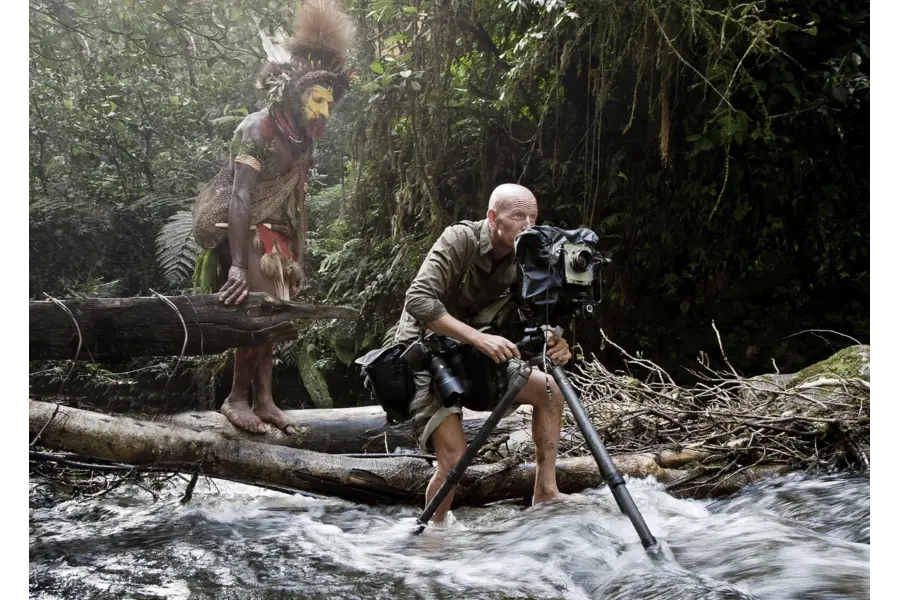 Avila Reizen Jimmy Nelson with the Huli Wigmen in Papua New Guinea 2010