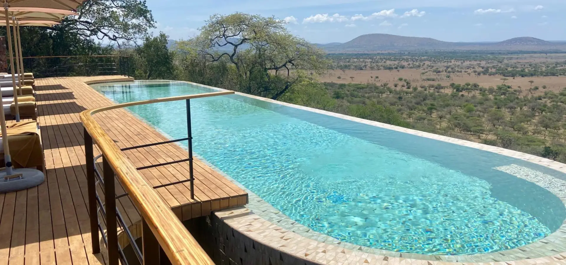 Avila Reizen Tanzania Grumeti Art Lodge zwembad blog Ingrid Laba Laba