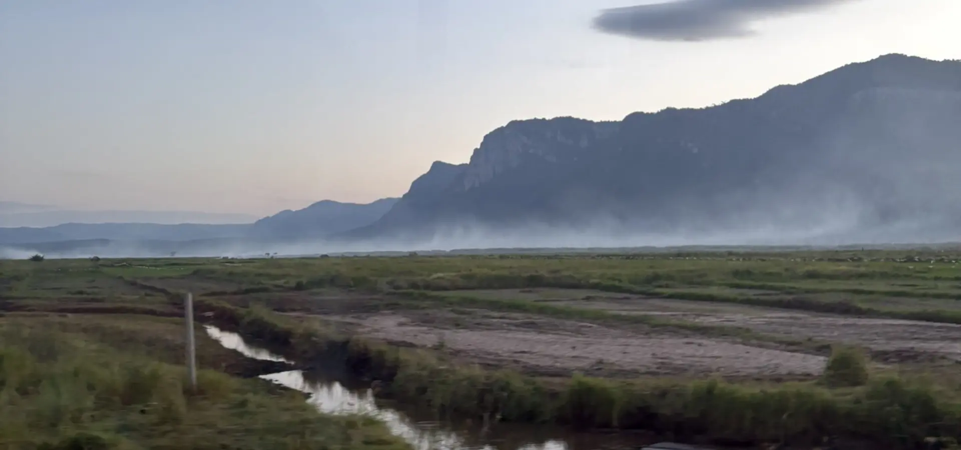 Avila Reizen Tanzania Landschap met mist Blog Rosalie