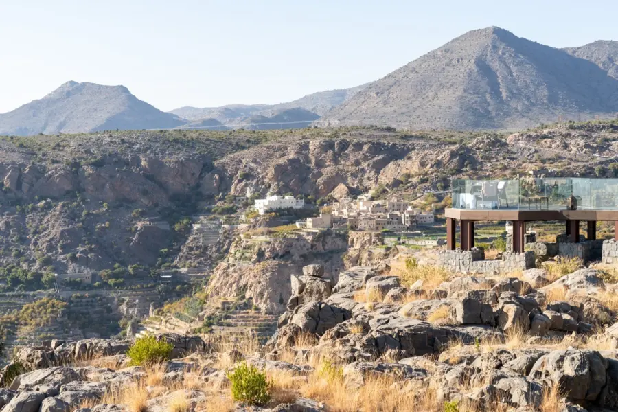 Avila Reizen Oman terras met uitzicht op bergen blog Annemarie