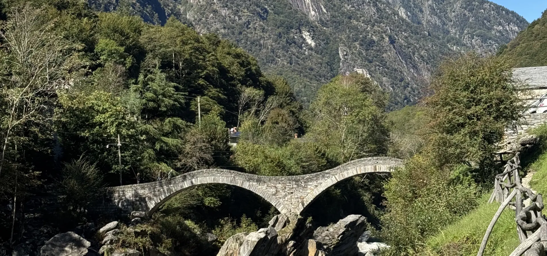 Avila Reizen Zwitserland Ticino Verzasca vallei brug blog Sophie dag 4