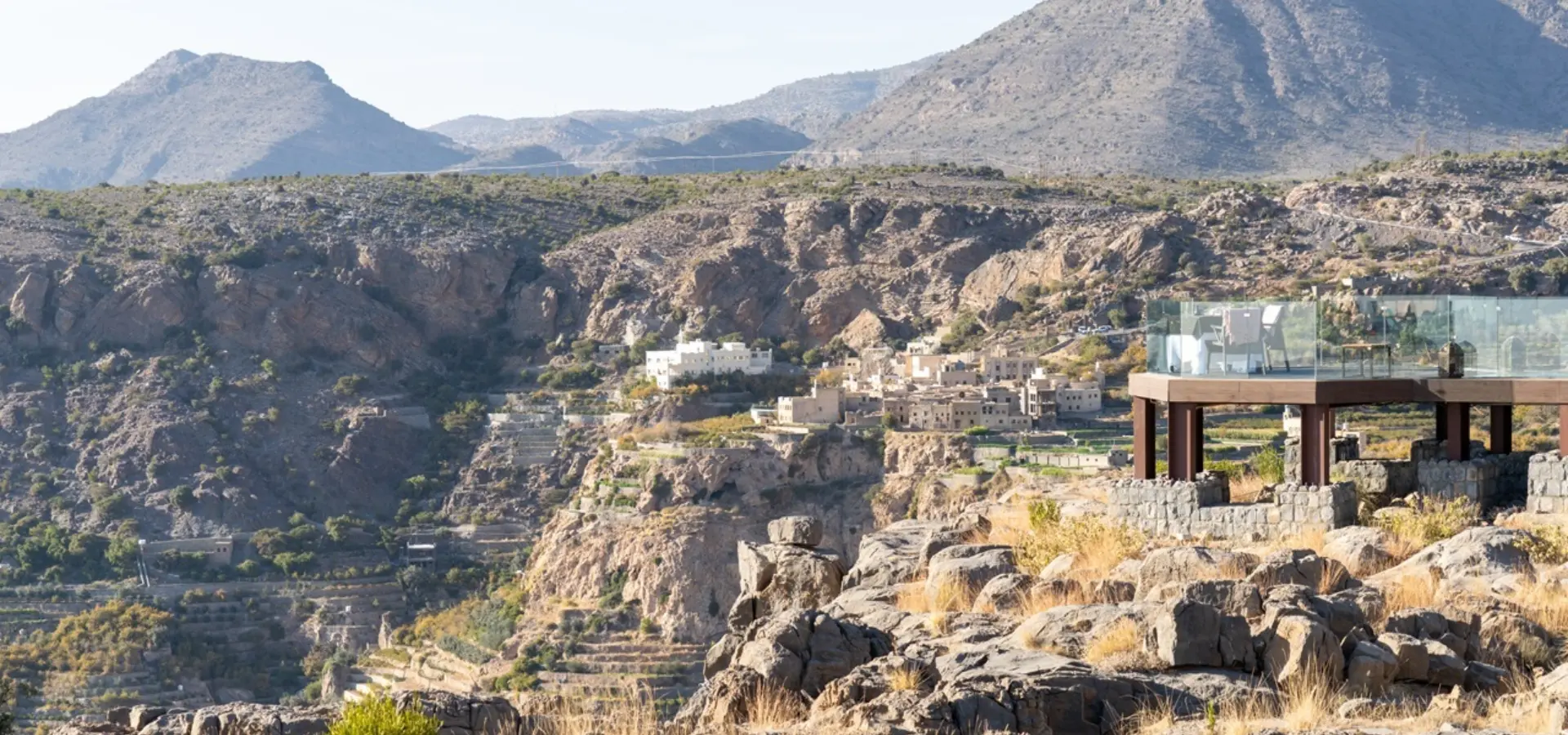 Avila Reizen Oman terras met uitzicht op bergen blog Annemarie