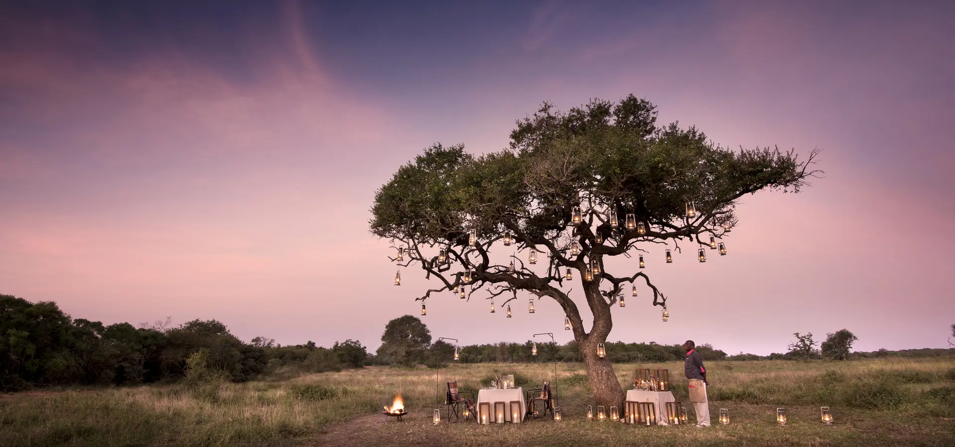 Avila Reizen Zuid-Afrika Phinda Private Game Reserve dinner at sunset with lanterns