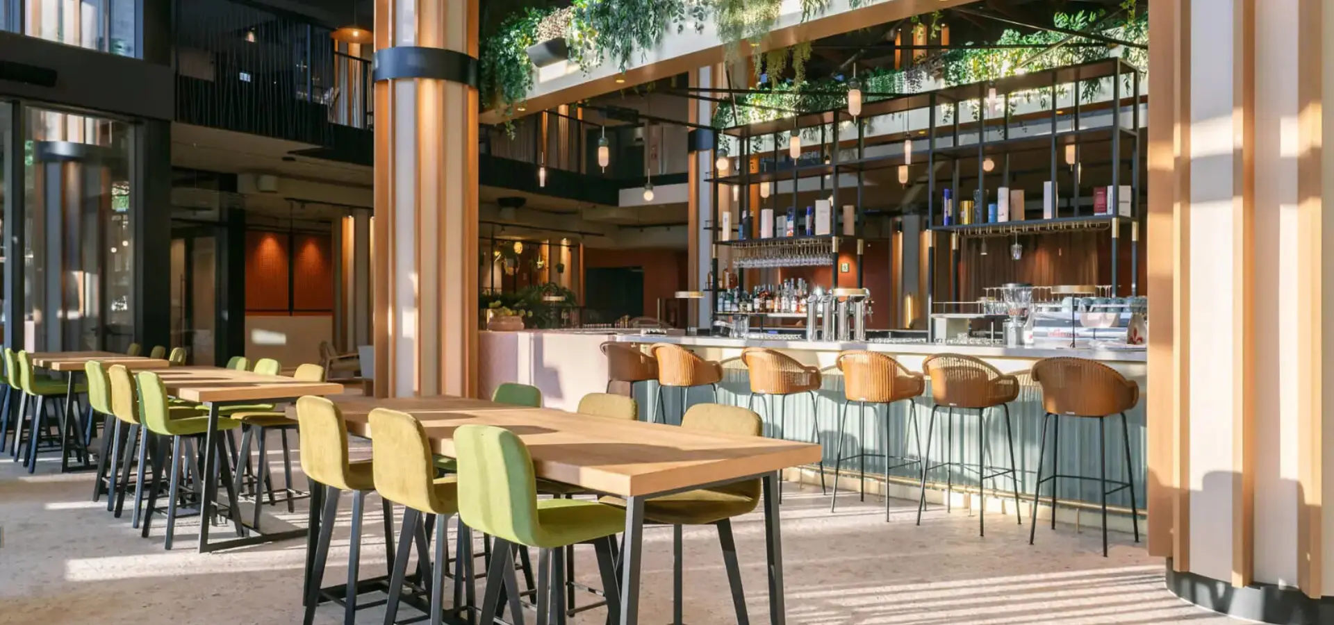 1732525184554 aro ldg sz bar 1467 1600x1065