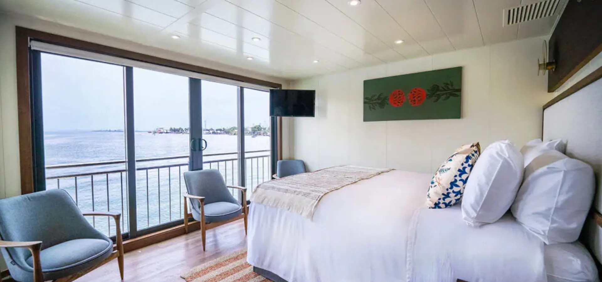 1756317451014ship49luxurysuite