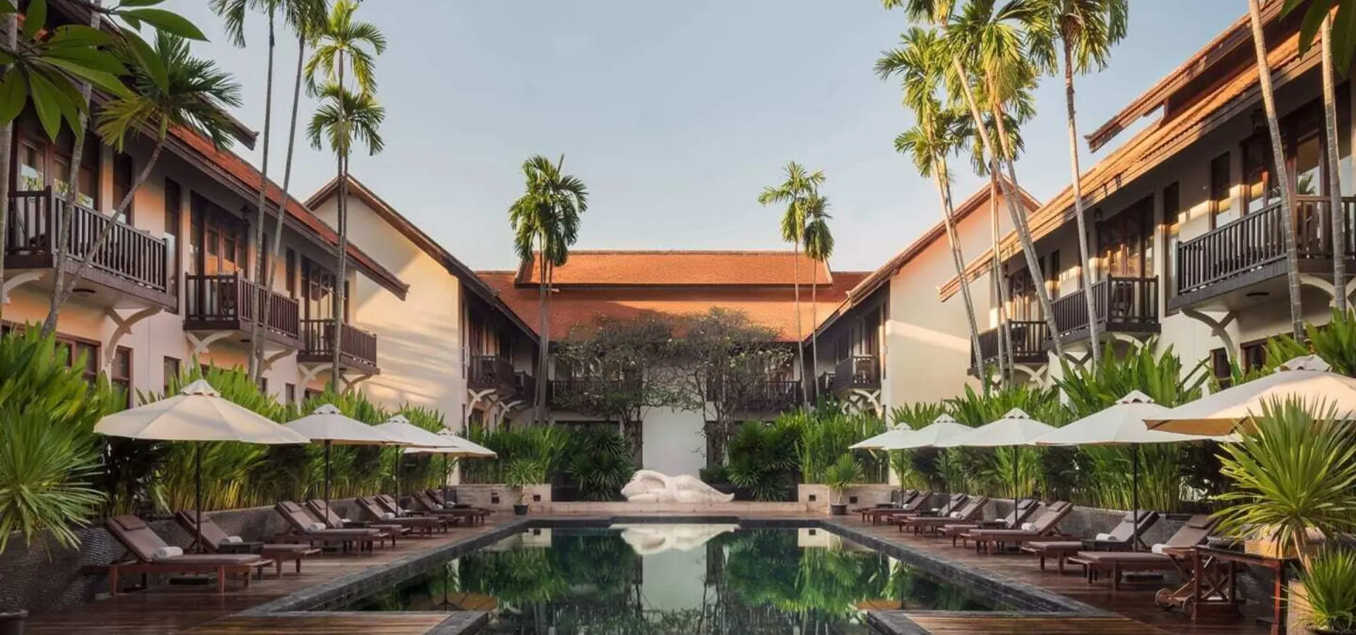 Anantara angkor resort swimming pool 1920x1037