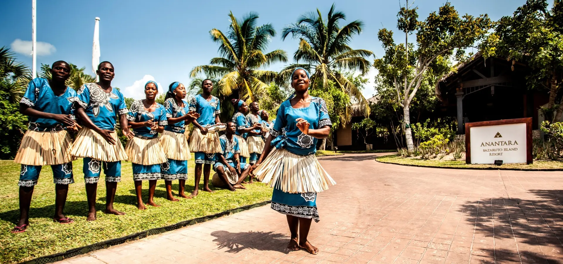 Anantara bazaruto island resort local dancers1