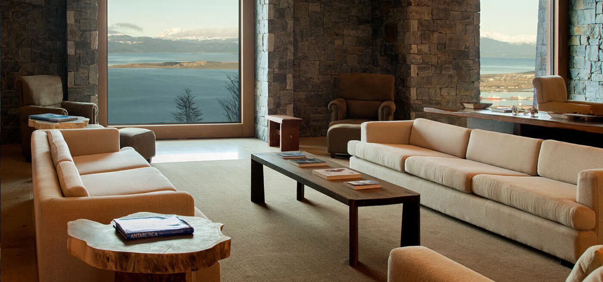 Arakur lobby