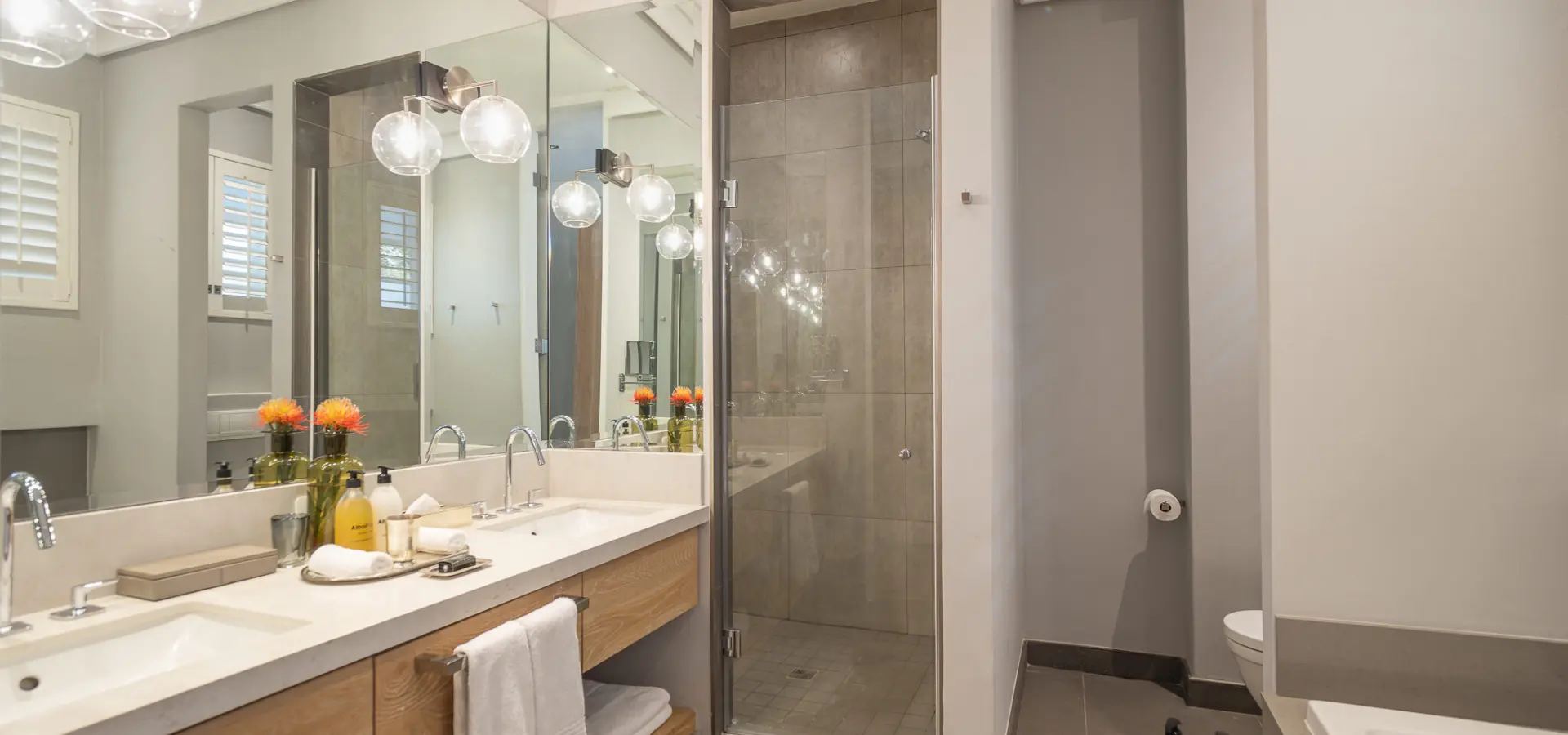 Atholplace hotel bathroom deluxe room 1