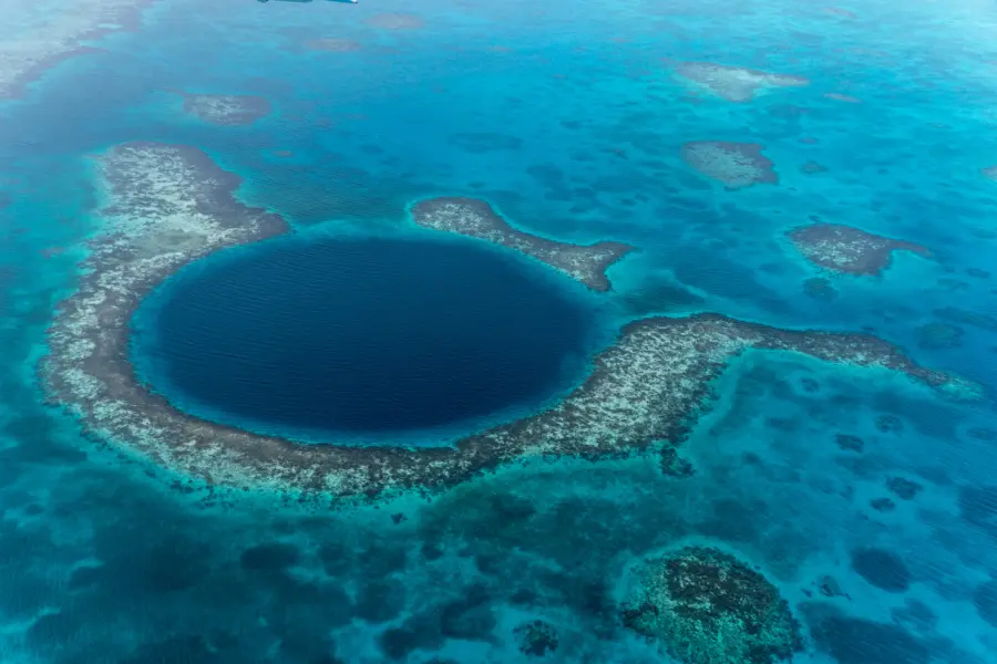 Blue hole belize 1