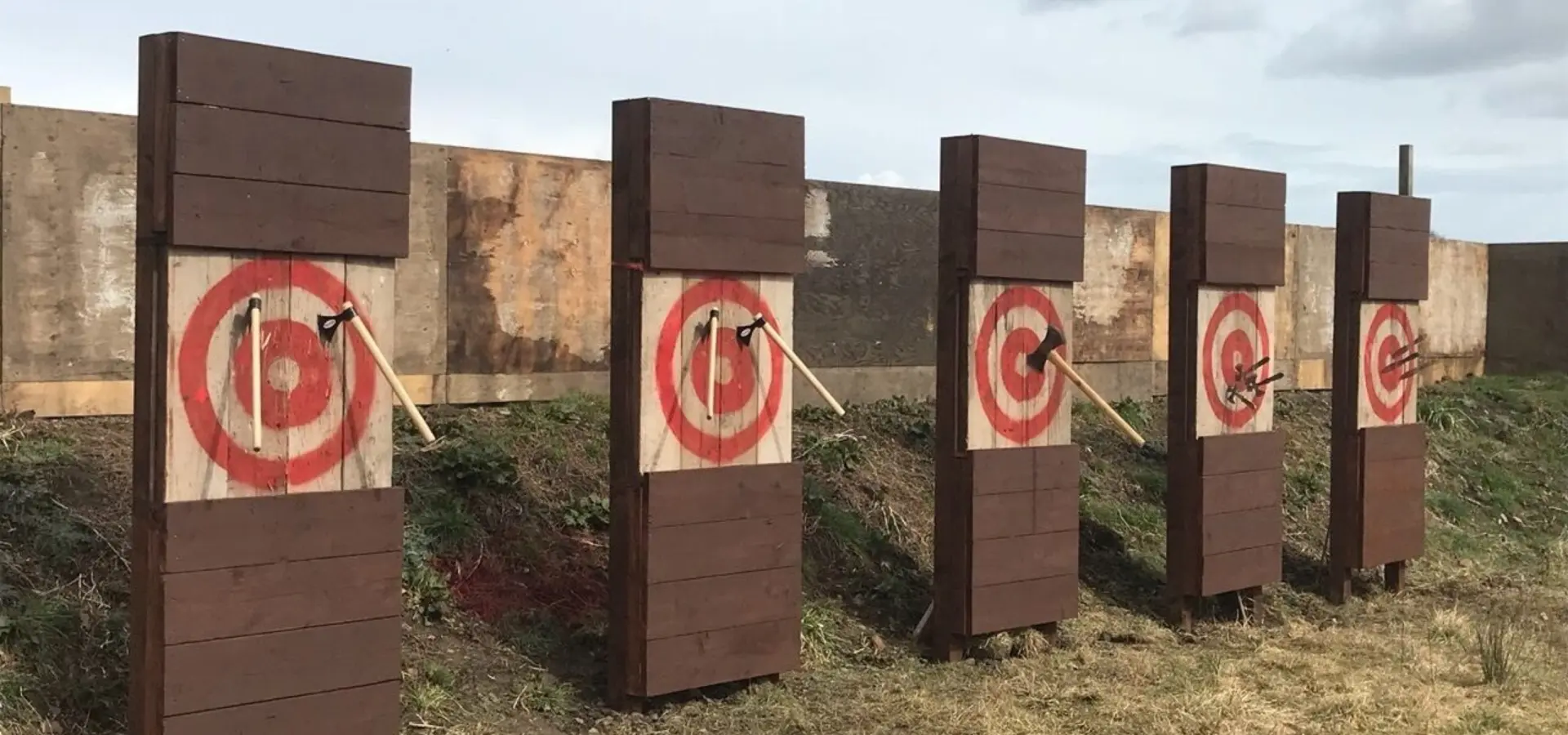 Axe throwing2