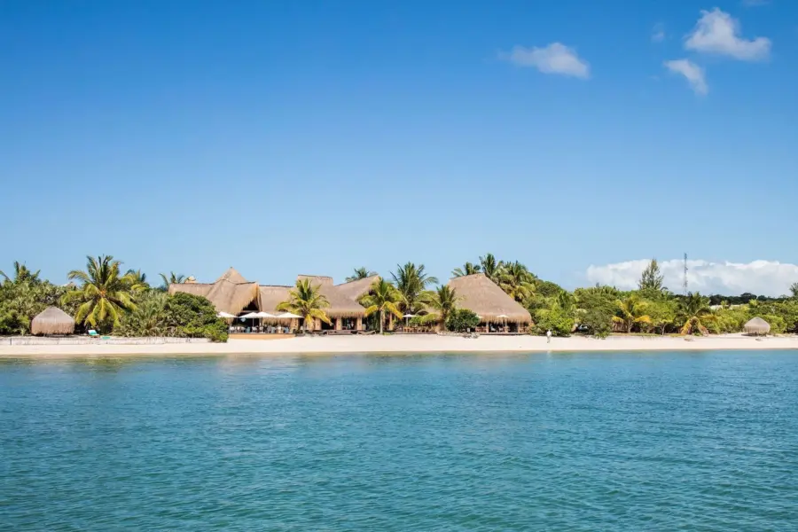 Azura benguerra main area 10 1