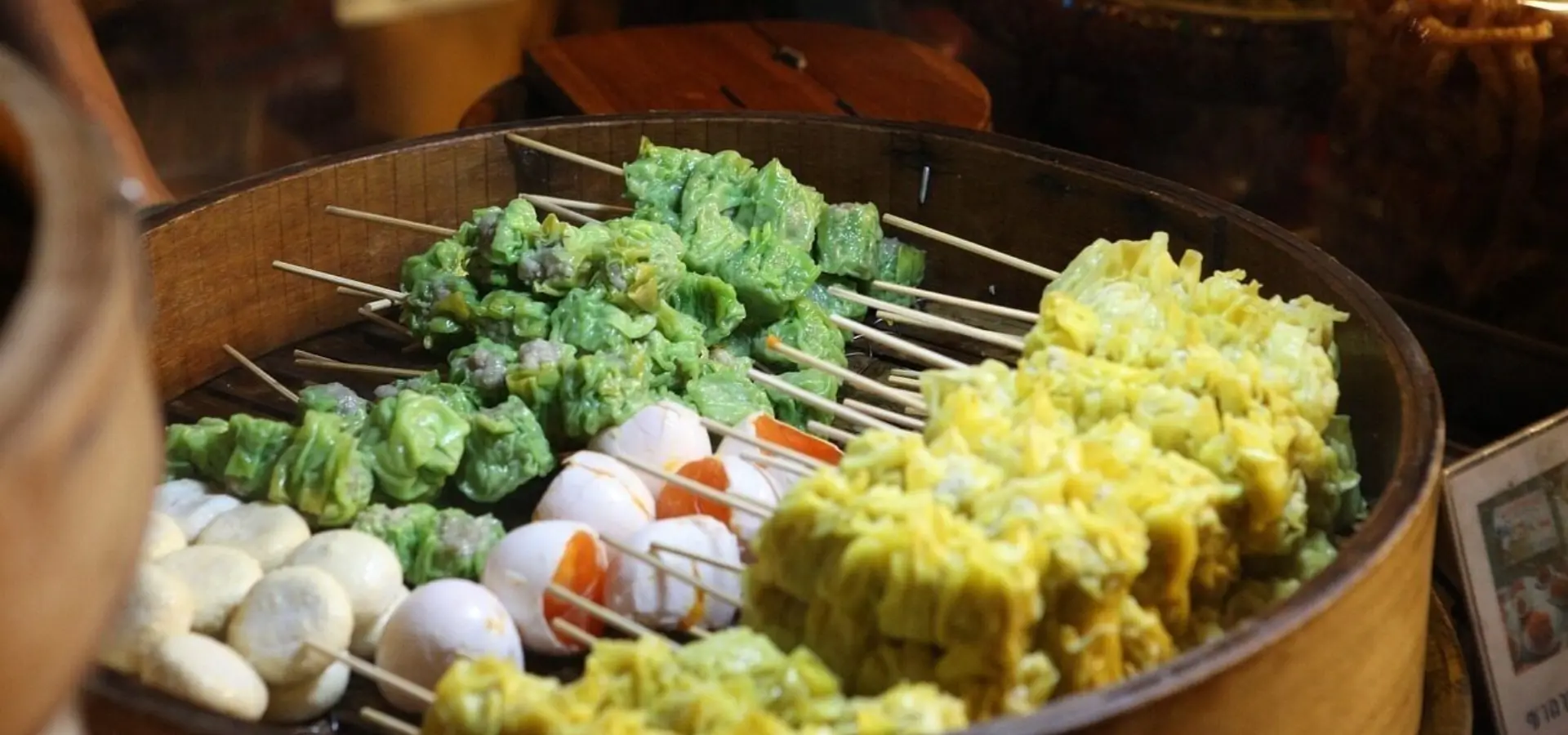 1758191014335street food 35077211280