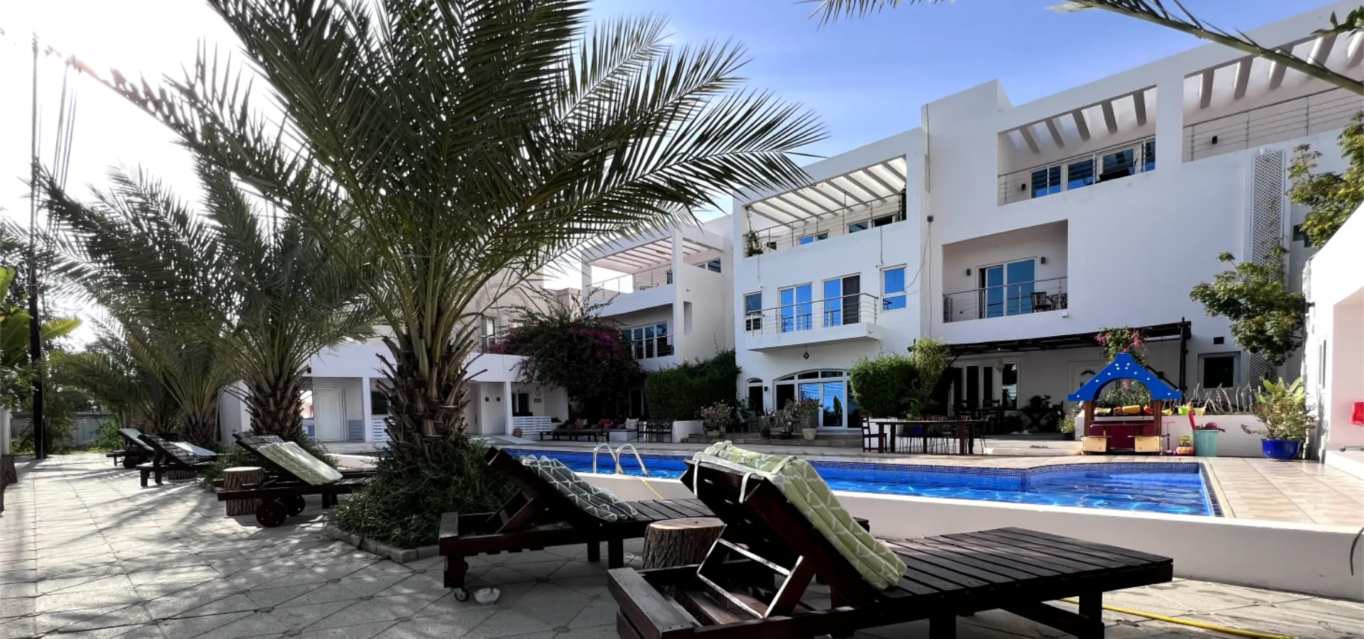 1739876313725 boutique hero