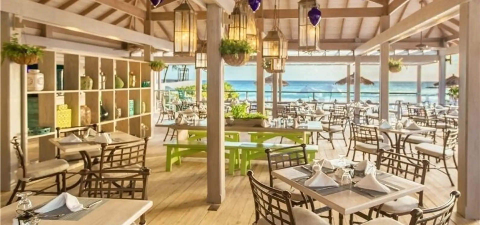 Calabash cafe interior1