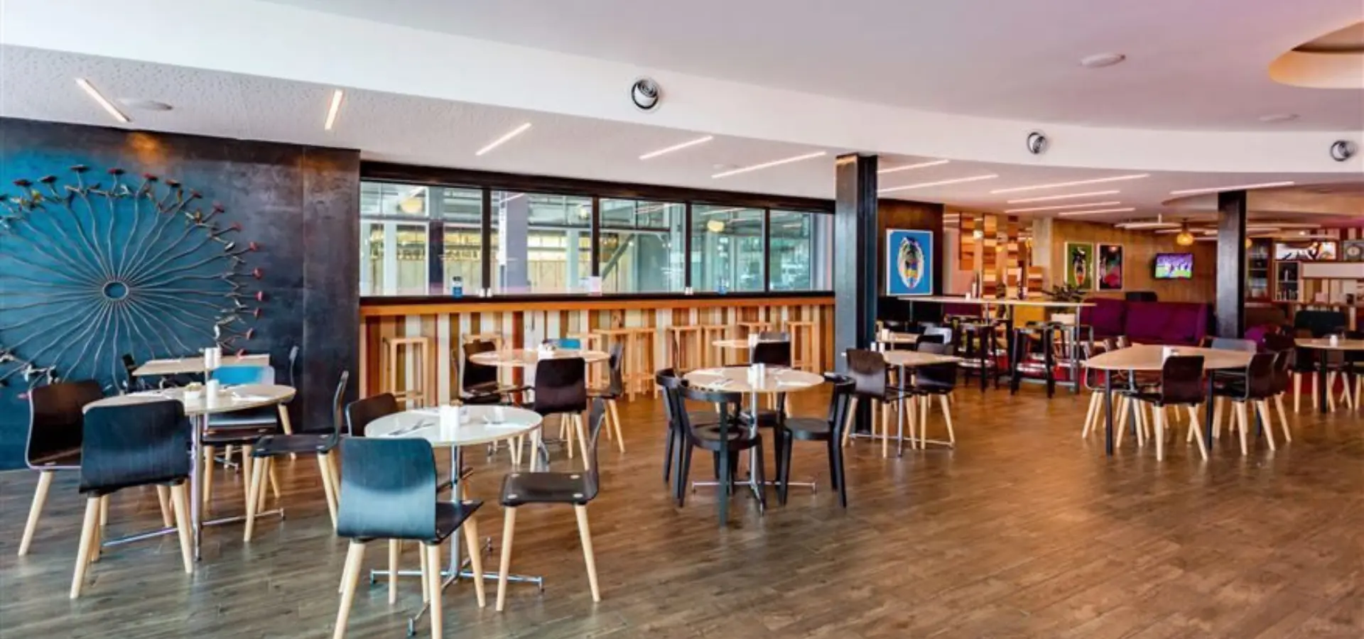 Breakfree on cashel restaurant bar2 t77449