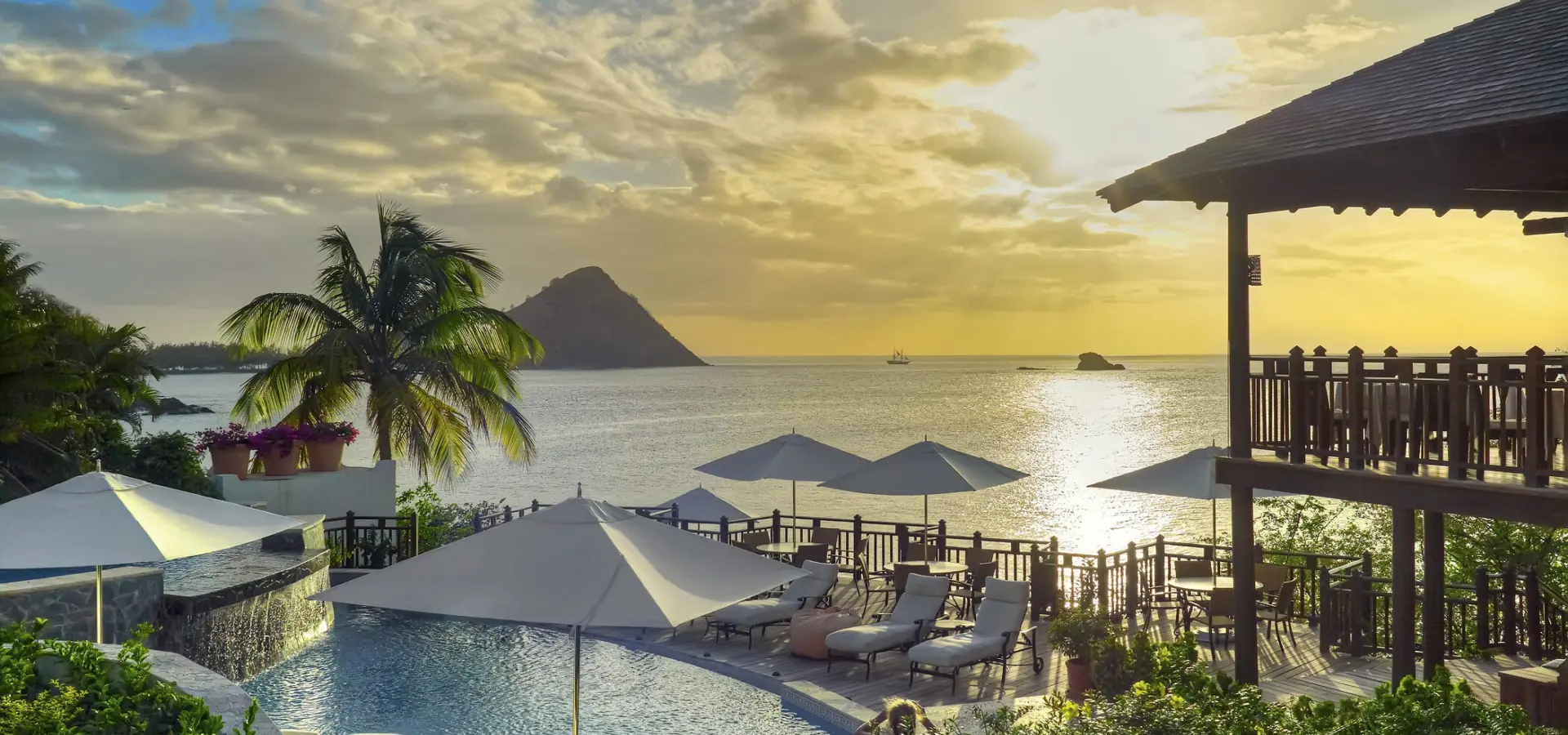 Main infinity pool and cliff at cap restaraurant