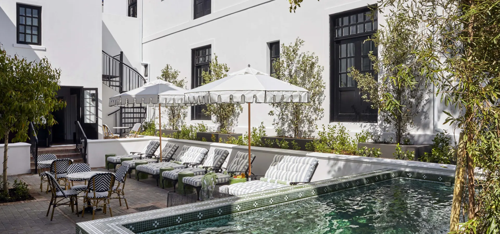 Cape cadogan 82
