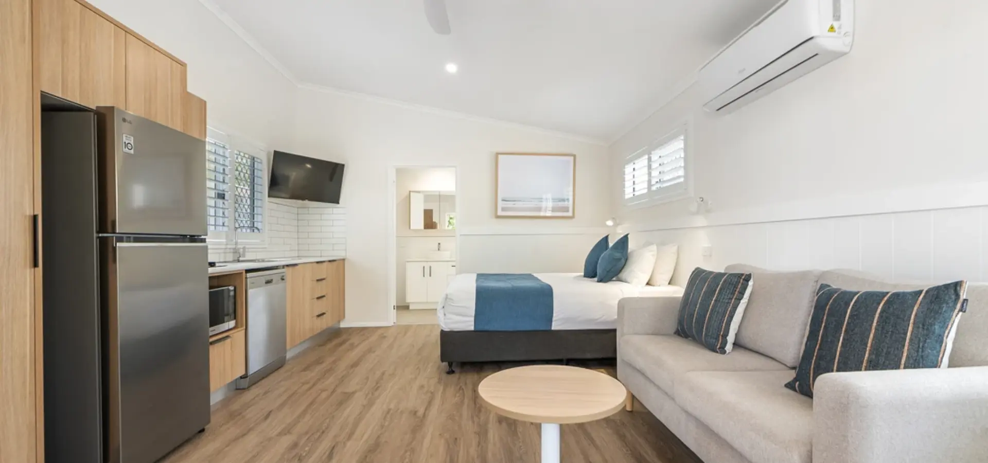 Chn 25 09 deluxestudiocabin 04 1100x733 91dab4a