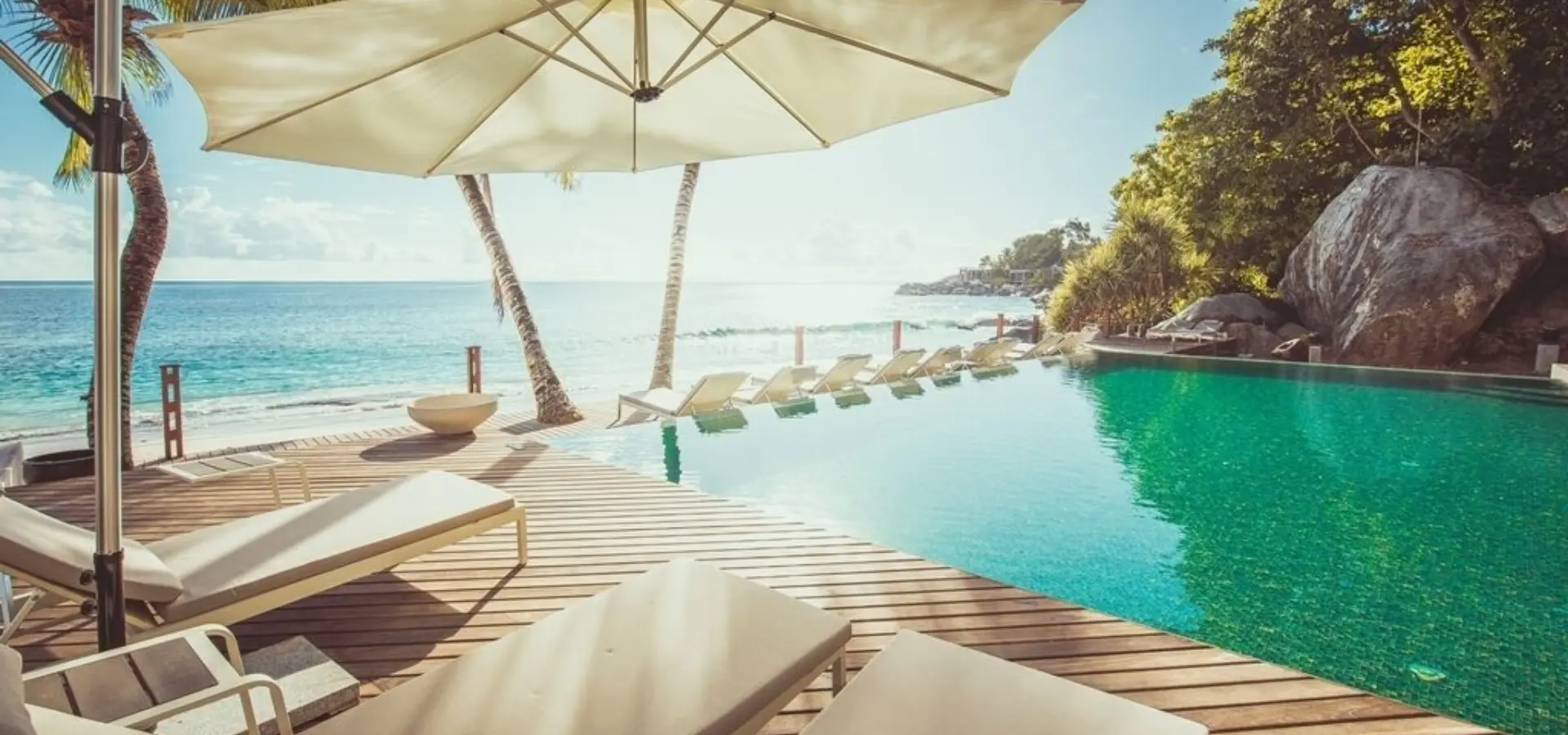 Sunbeds by the pool1