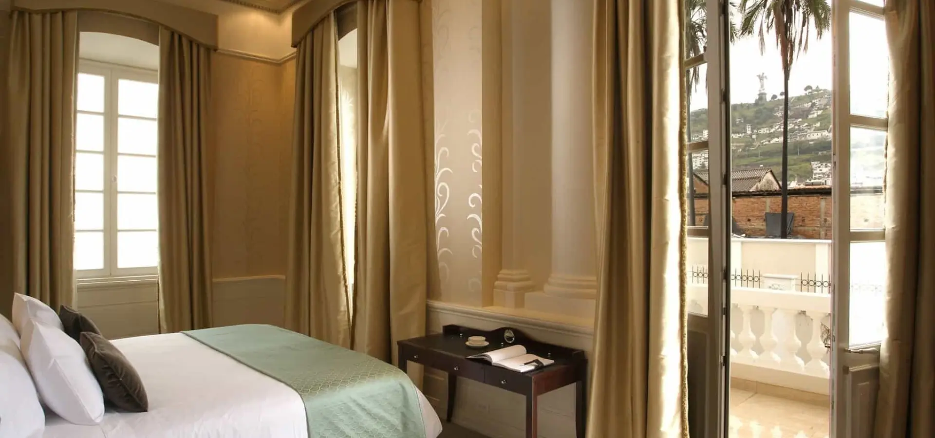 Casa gangotena rooms balcony junior suite