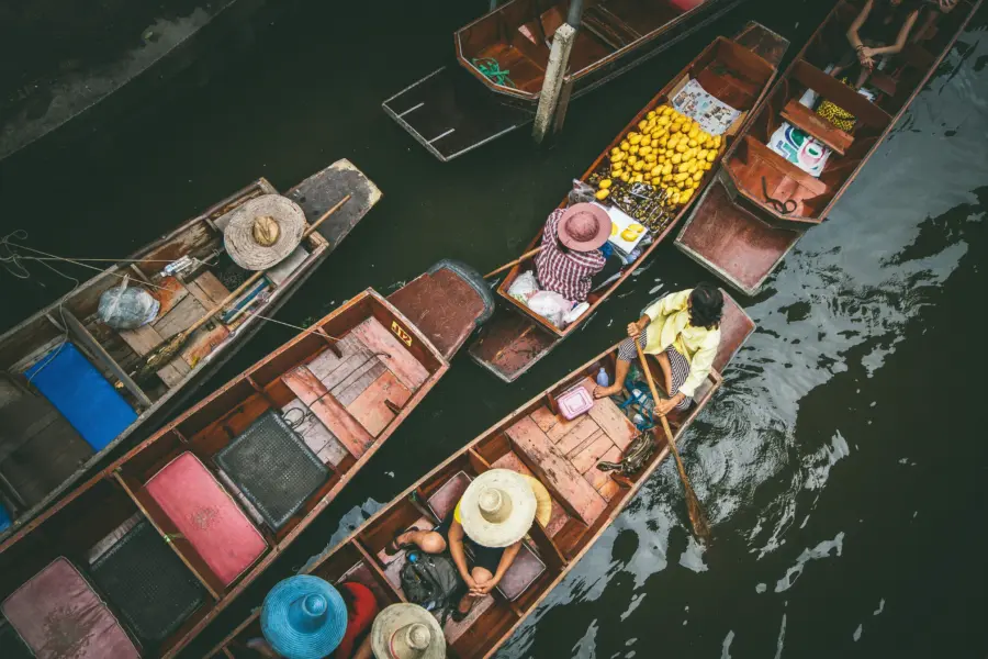 1743684381055 andrew ly 4fk JZ4 Txrbw unsplash