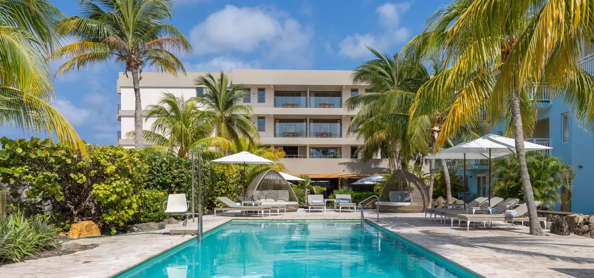Dolphin suites highres 2331