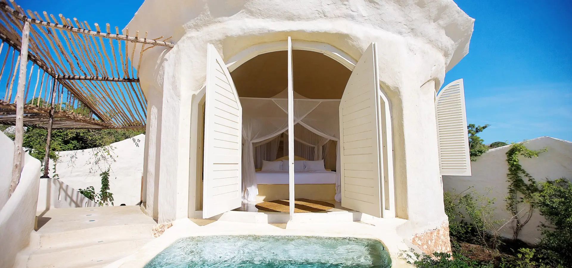 Kilindi accommodation pavillion exterior