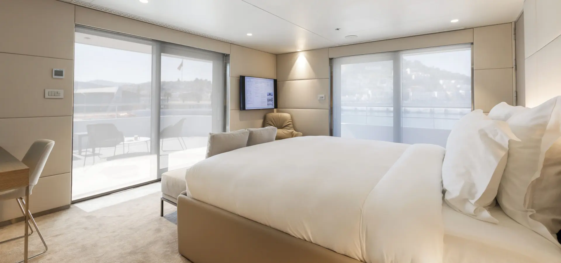 Suites yacht suite 001