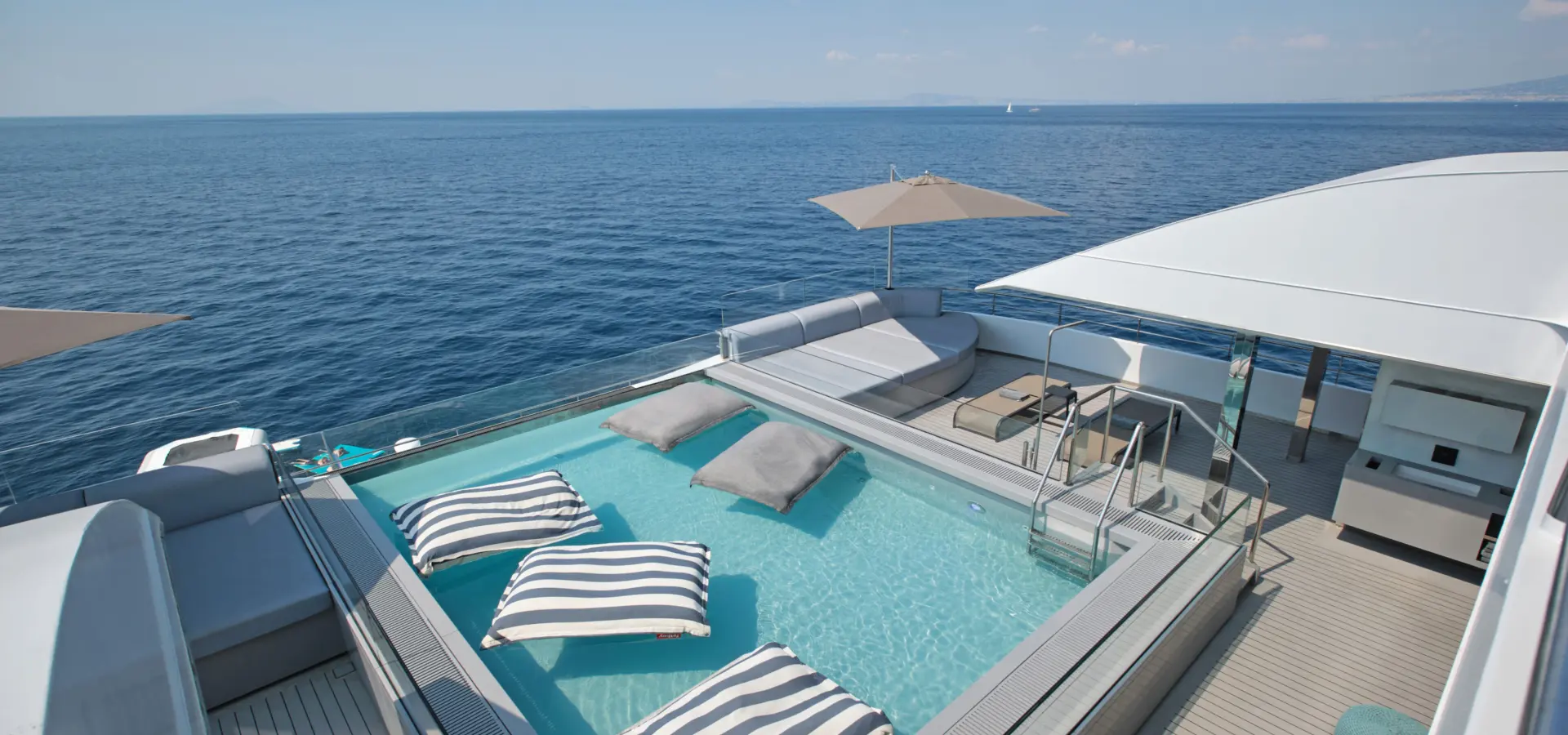 Public areas aqua pool 001