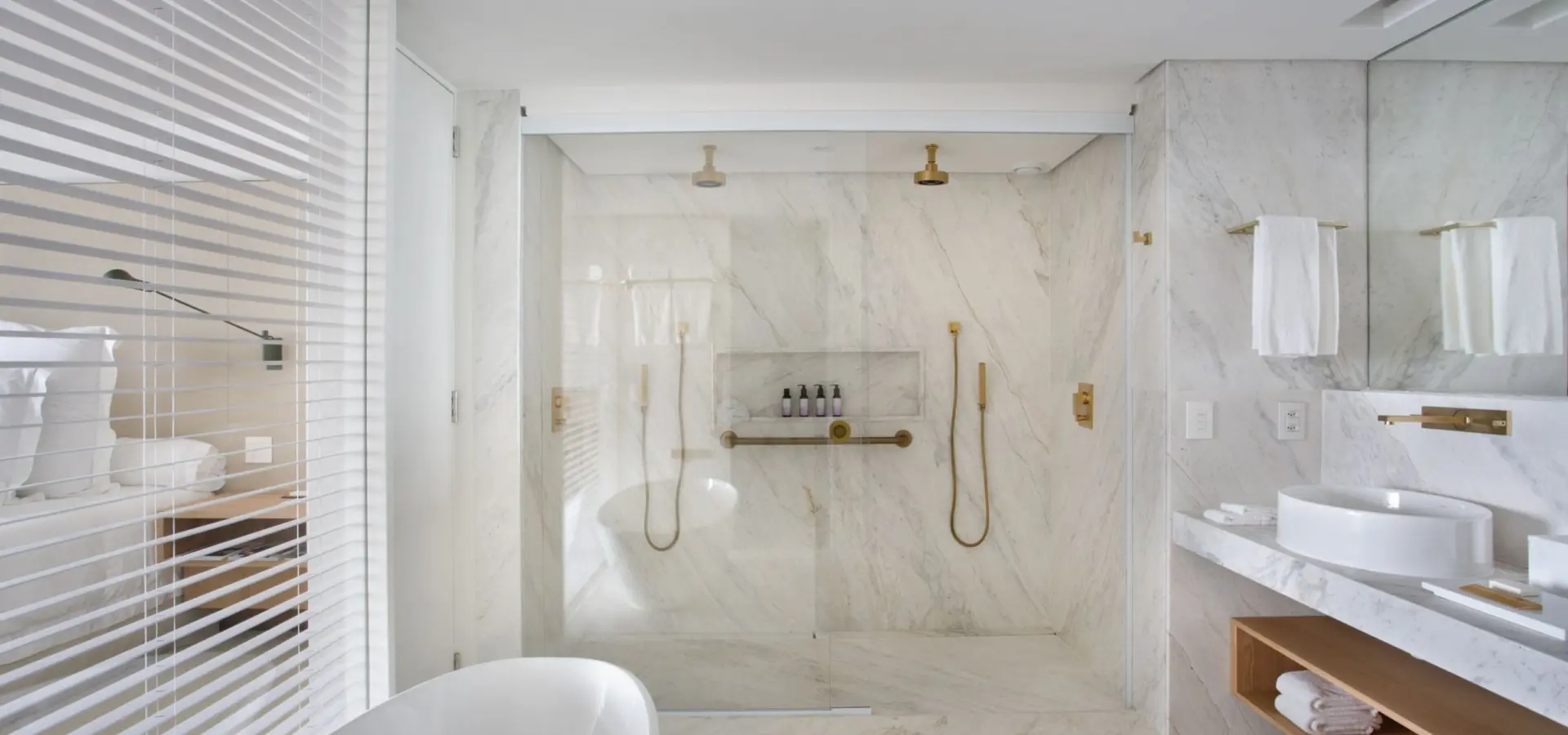 Emiliano com br banheiro a0862 1 scaled