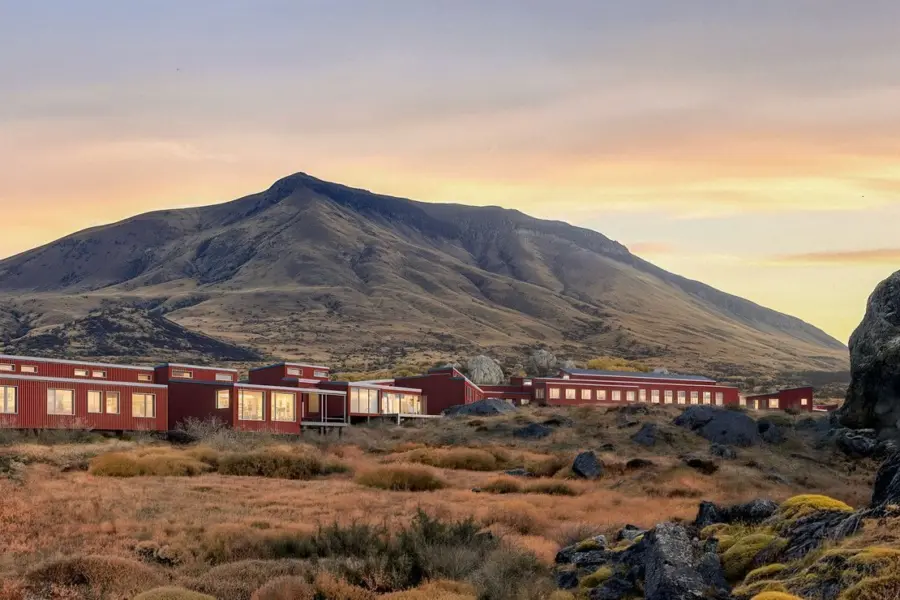 1773242132498luxury lodge el calafate mountain view sunset