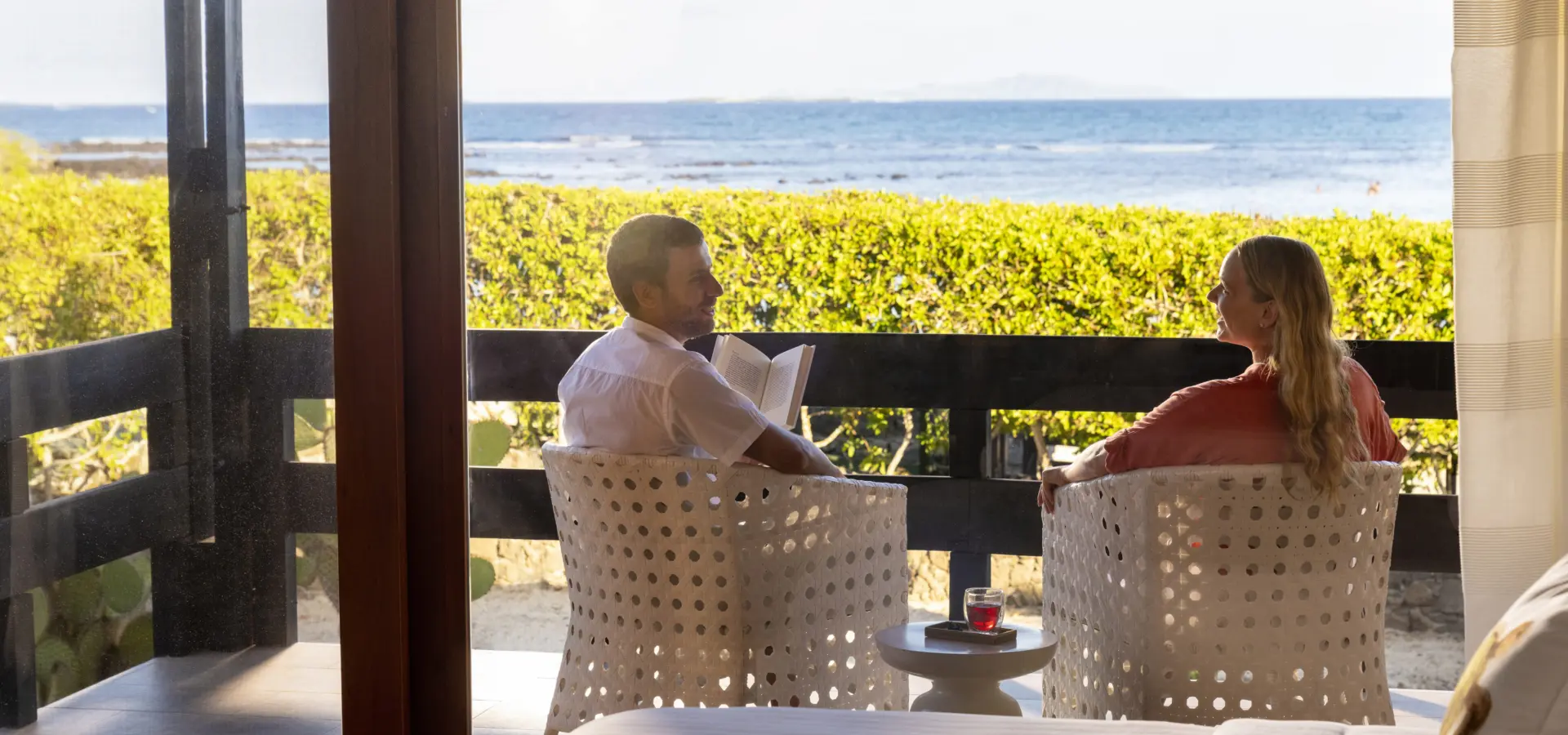 Finch bay bar piscina habitaciones 1735 2