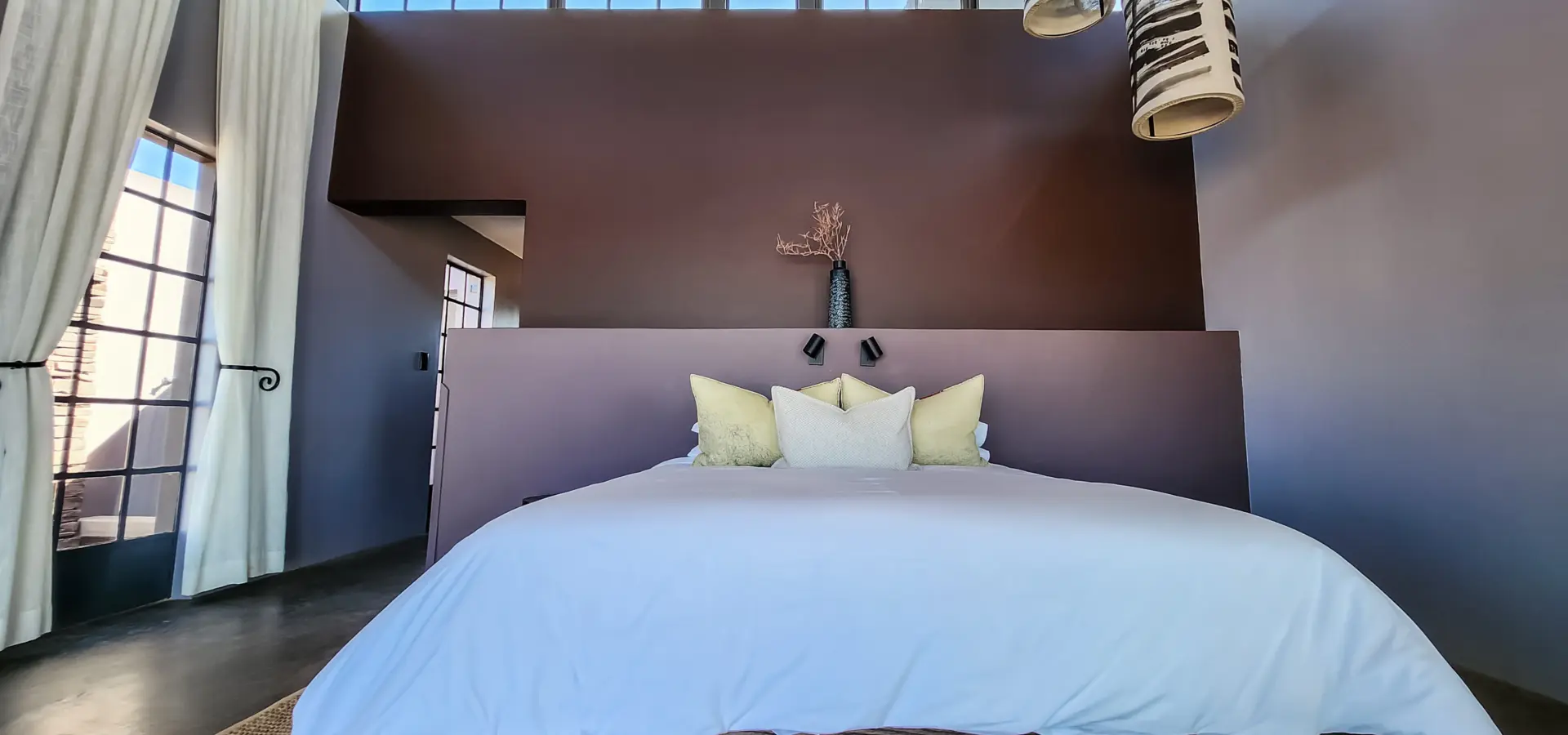 1759397242015sonjakilianphotographyfishriverlodgeinterior22042023 7