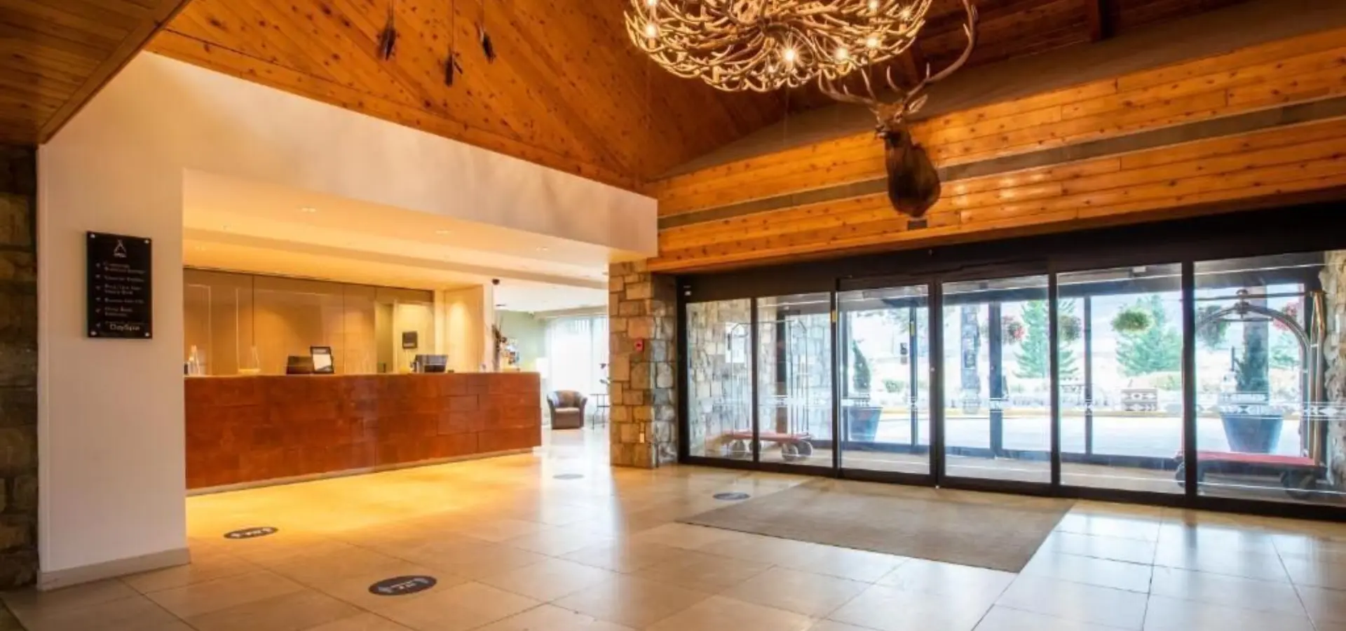 Forest park hotel lobby