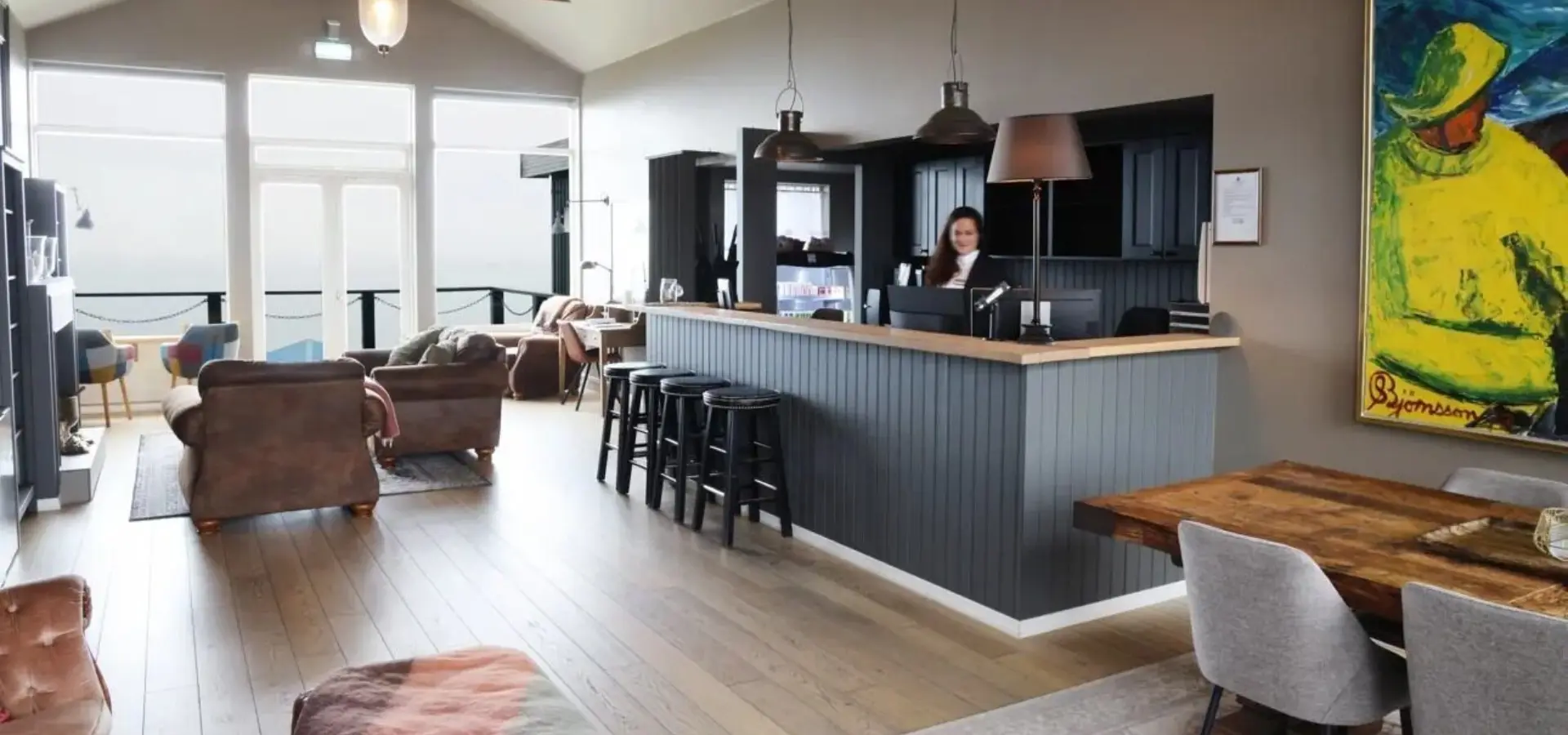 1738060902116 fosshotel hellnar lobby 53799791274 o