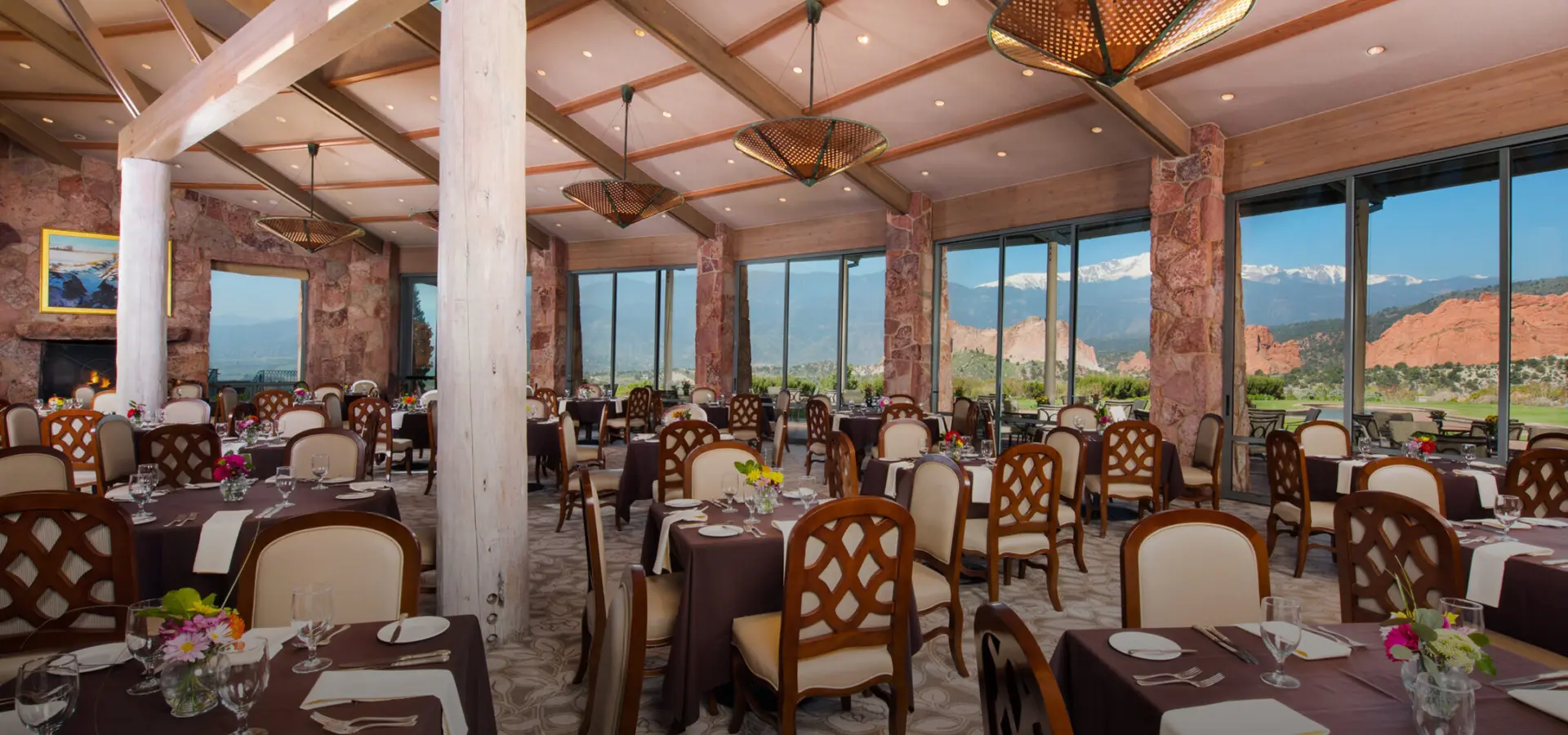 3di grandviewdiningroom hero 2164x1443