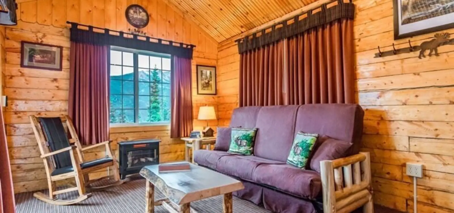 Grande cabin sitting area