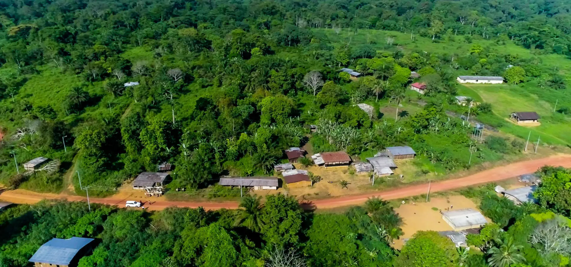 1765459571141659fcd848dabb62b9199630evue a rienne installation ligne electrique lebamba 26