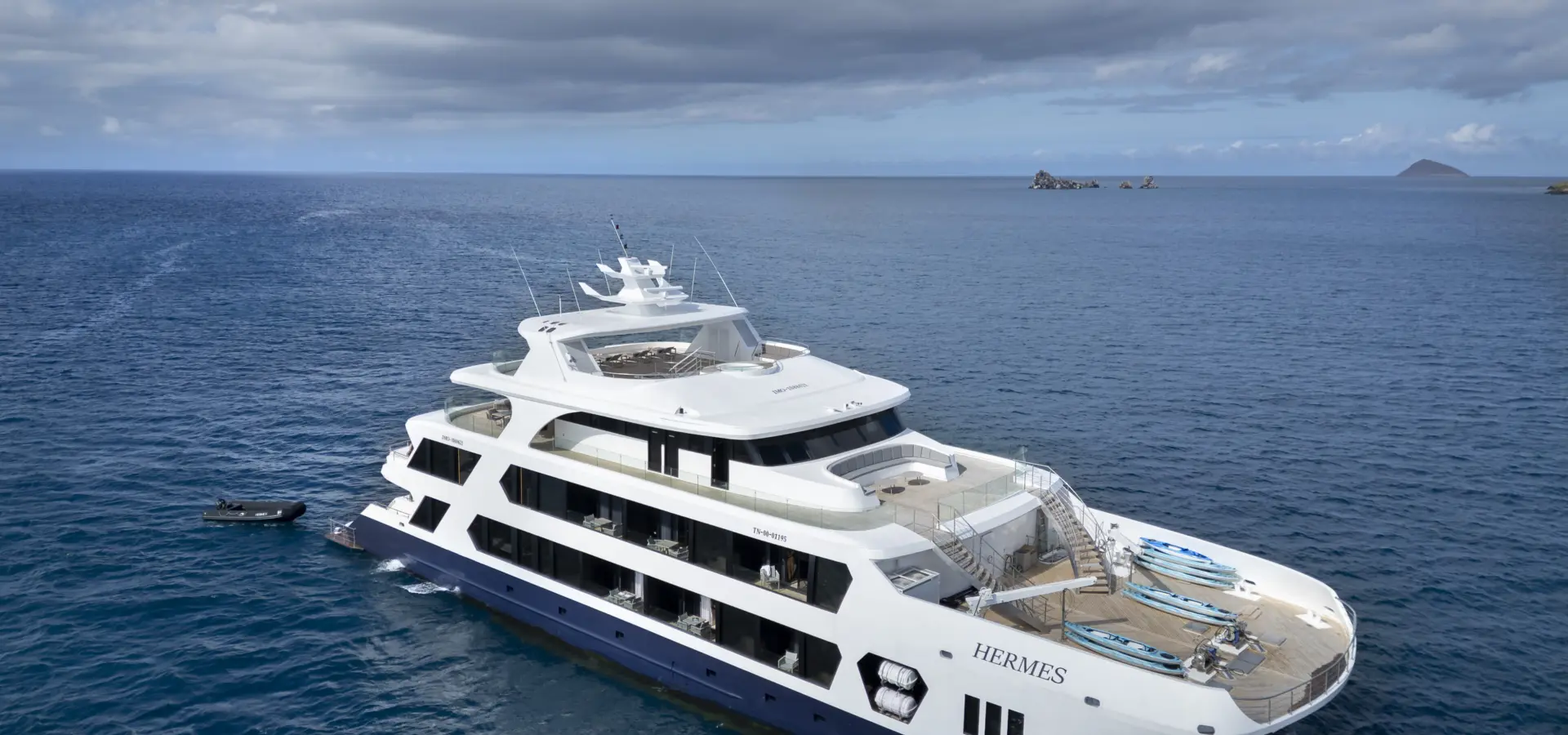 Panoramic hermes galapagos mega catamaran