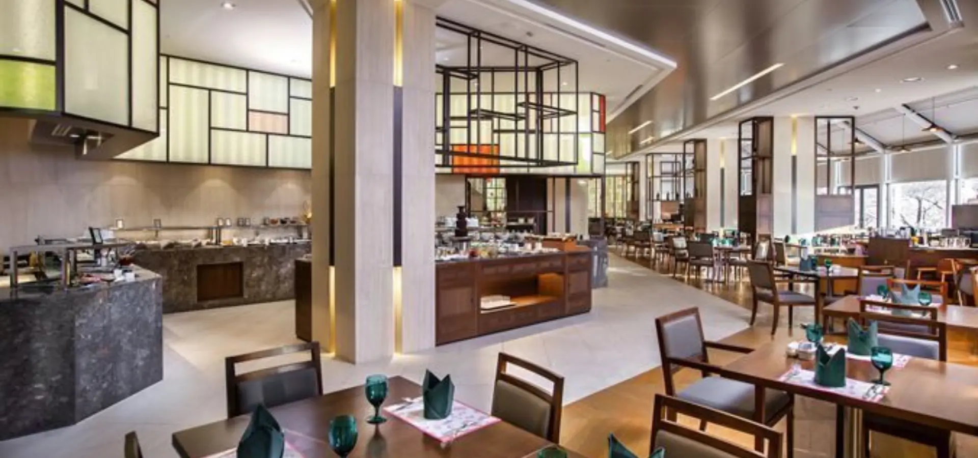 Hl lakesidecafetbl 48 675x359 fittoboxsmalldimension center