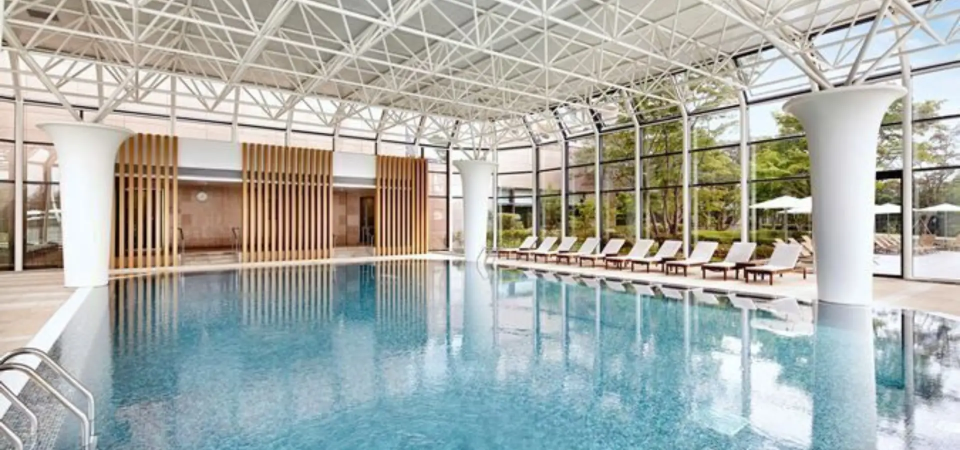 Hl indoorpool2 8 675x359 fittoboxsmalldimension center