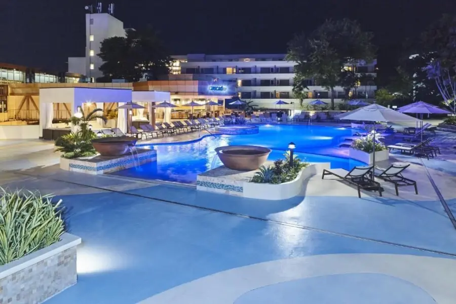 Hilton trinidad conference centre swimmingpool