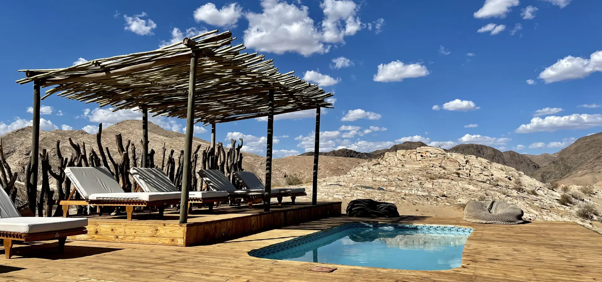 08 hoanib valley swimming pool