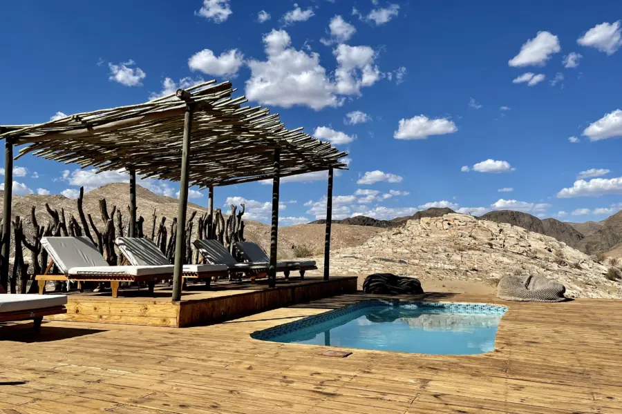 08 hoanib valley swimming pool