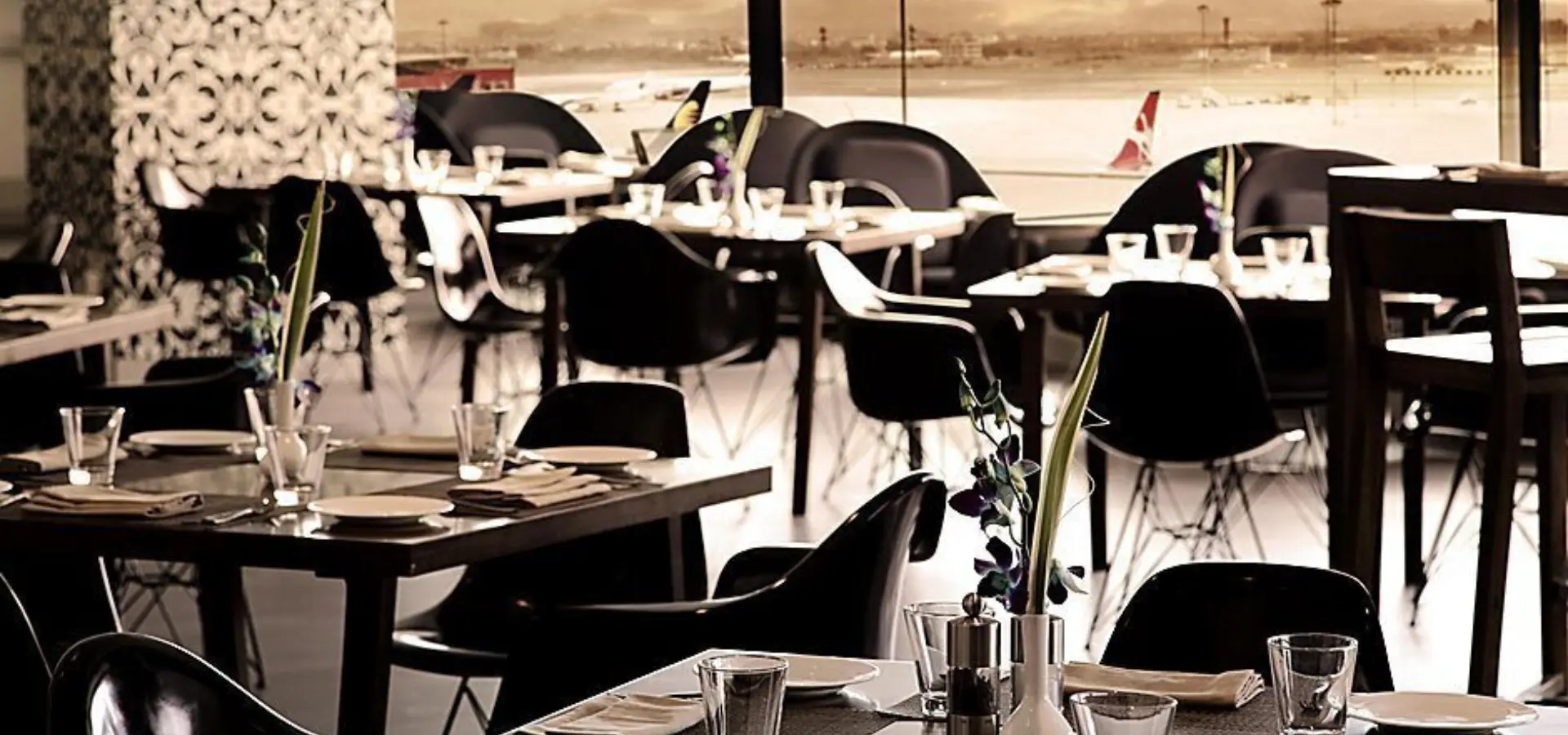 Holiday inn express new delhi 7221653420 2x1