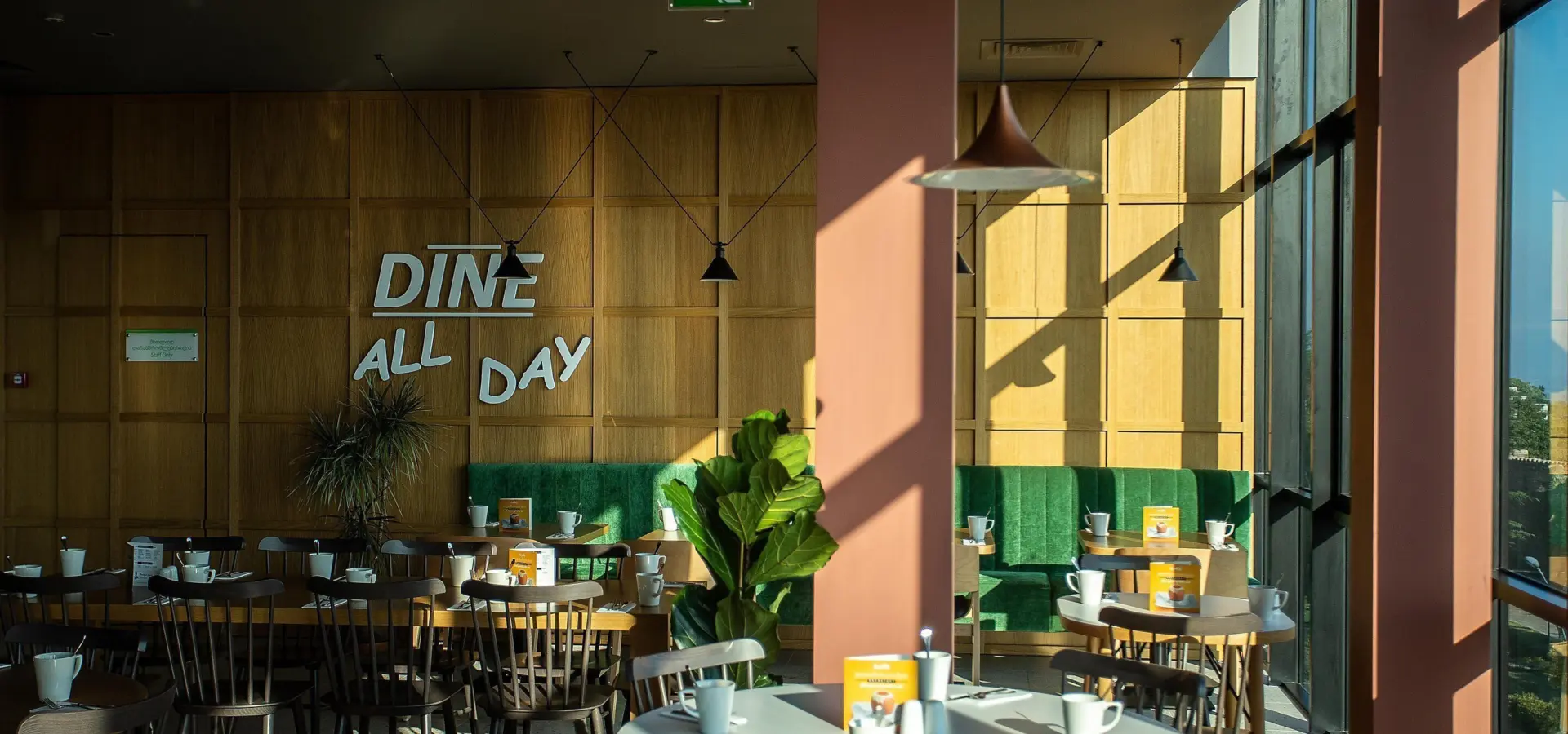 Holiday inn telavi 6107371458 2x1